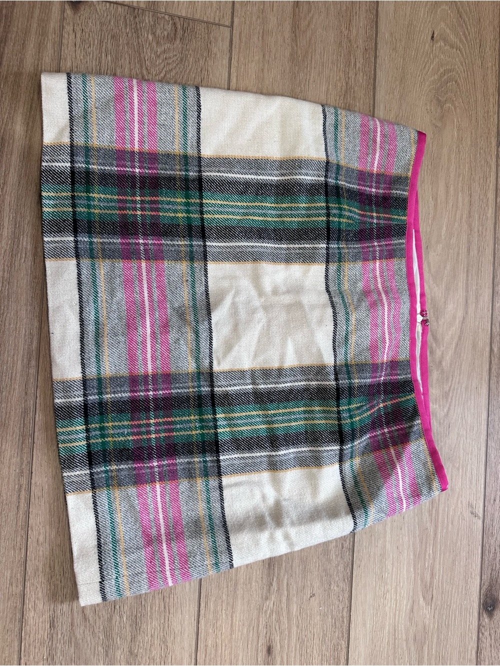 Vineyard Vines White Plaid Mini Skirt with Pink Trim